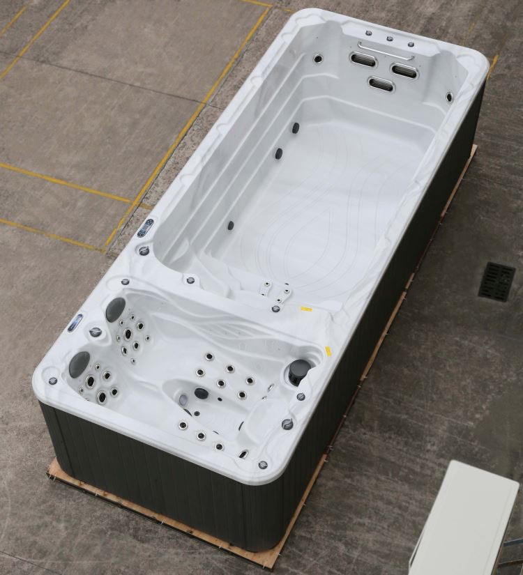 5,7 metro lauko „Whirlpool“ SPA