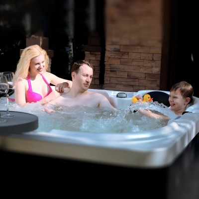 Šeimos kieme esančios sūkurinės vonios privalumai