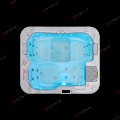 3 asmenų SPA vonia lauke